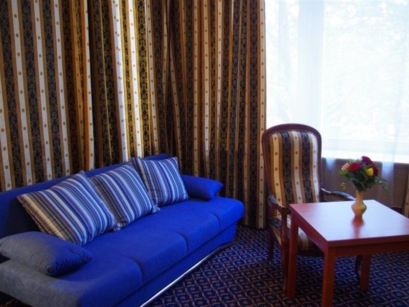 ซิตี้ โฮเทล อัม คูร์เฟือร์ชเตนดัม Hotel เบอร์ลิน ภายนอก รูปภาพ